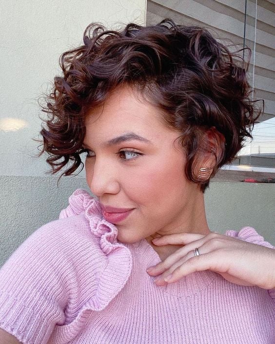 Short-bob_-pixie-e-cortes-curtos-cacheados